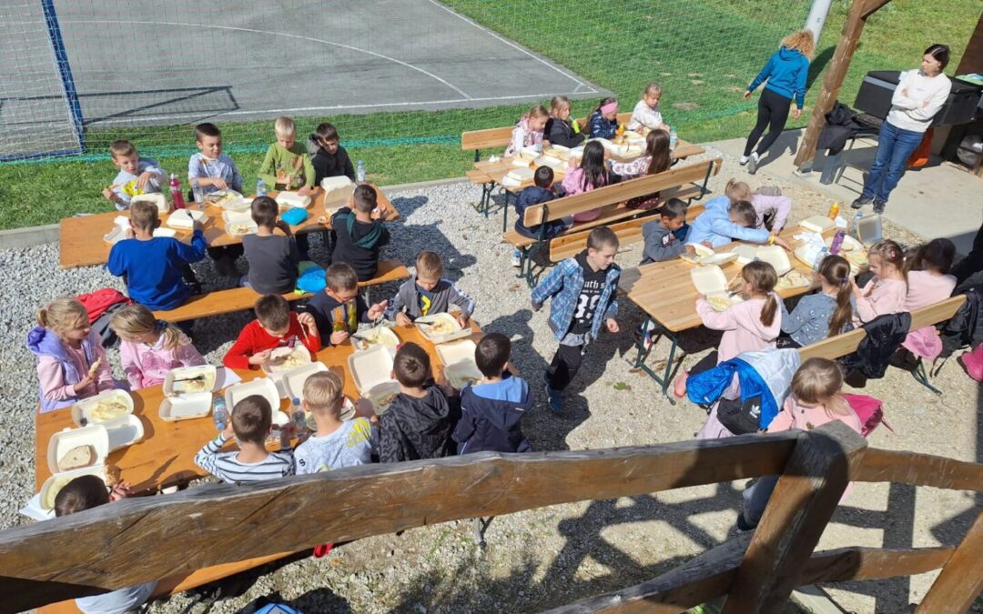 Drugašići na izvanučioničkoj nastavi u Barbarićima Kravarskim