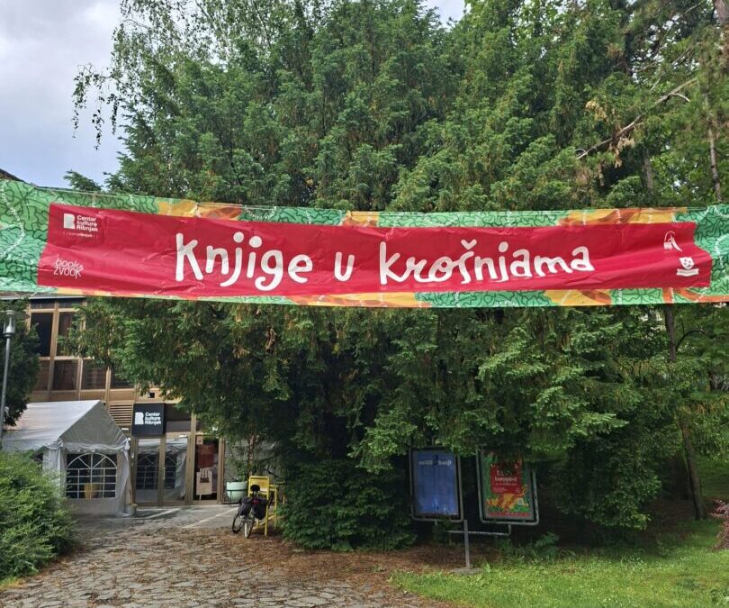 Knjige u krošnjama